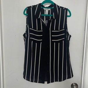 White House Black market brand-new sleeveless button up top size 10 with tags